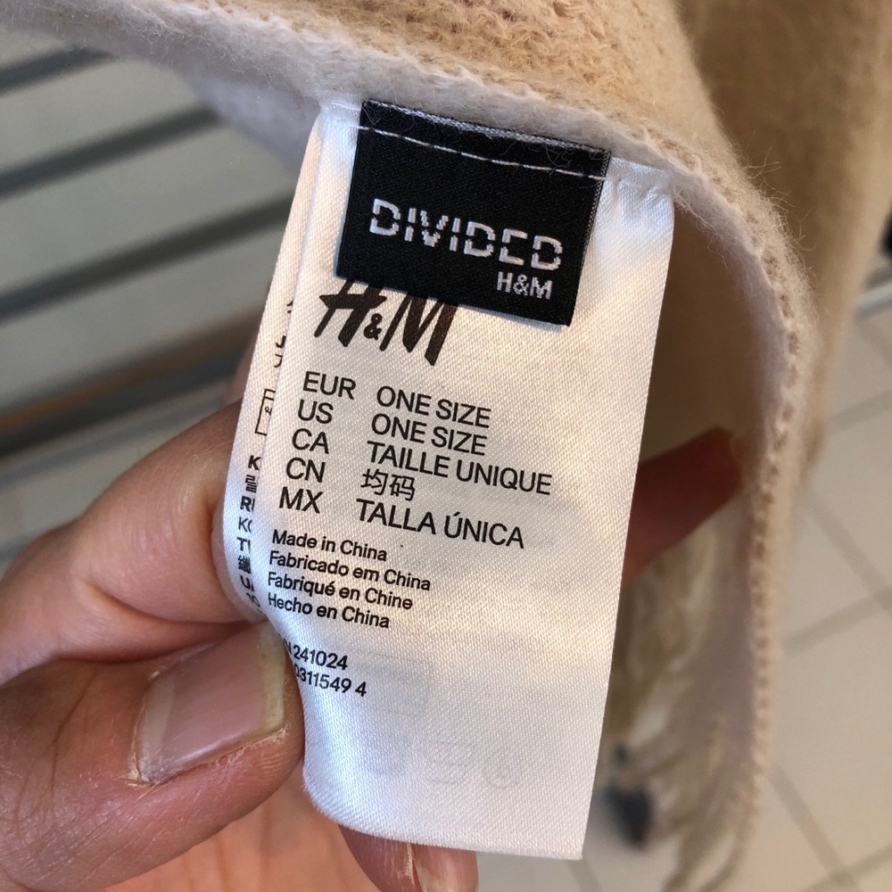H&M Scarf - Picture 5 of 5